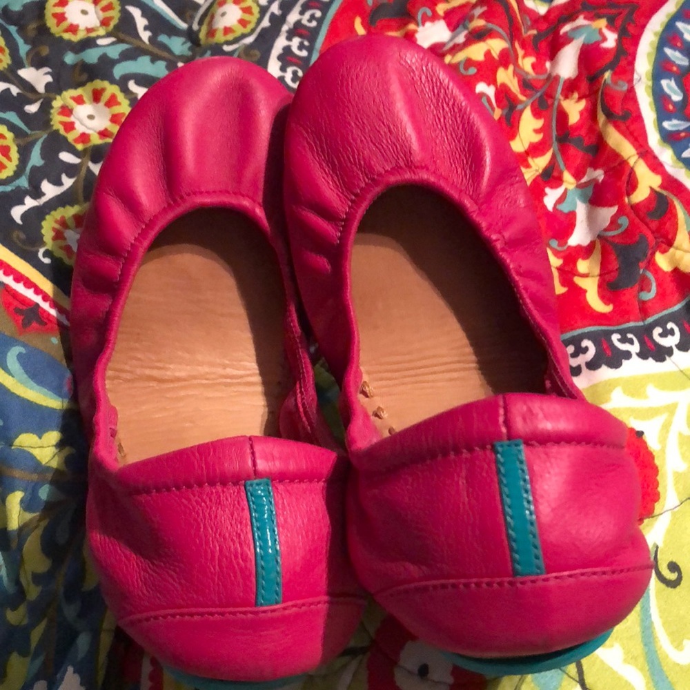 GUC Fuchsia Tieks - Size 9